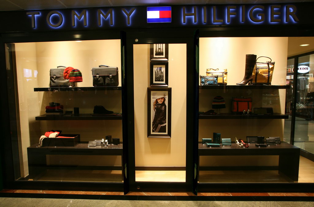 Ladenbau-Tommy-Hilfiger-Shop-037